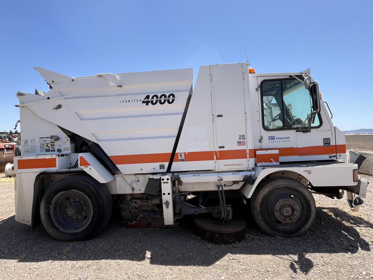 ./imagenes/INVOICE/2019/13871/BARREDORA JOHNSTON 4000 A GAS NATURAL (3).JPG